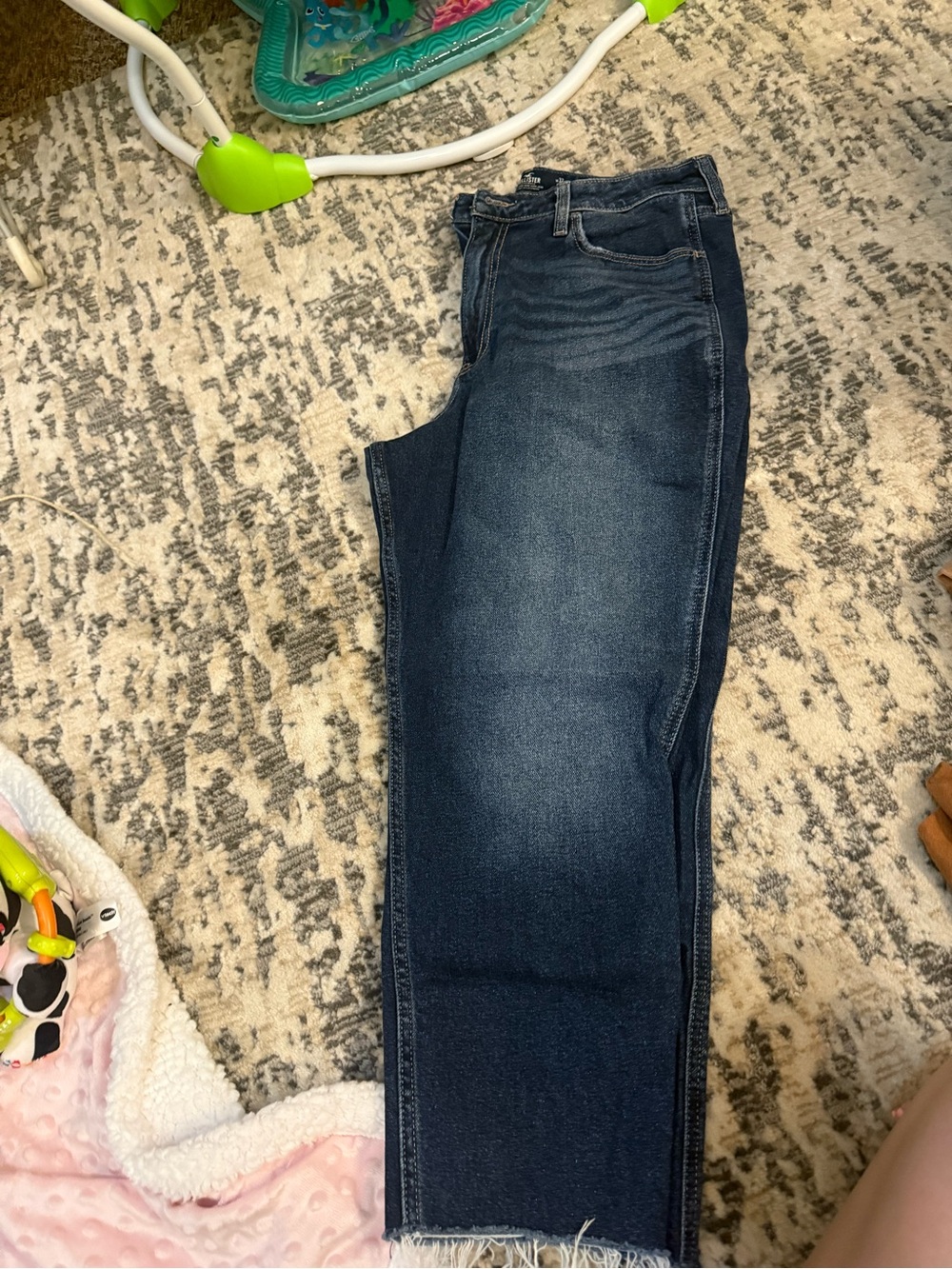 Hollister High-Waisted mom  Jeans